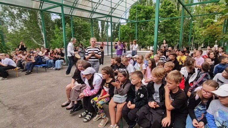 «Шефские концерты» проводит «драМ Кит» в летних оздоровительных лагерях